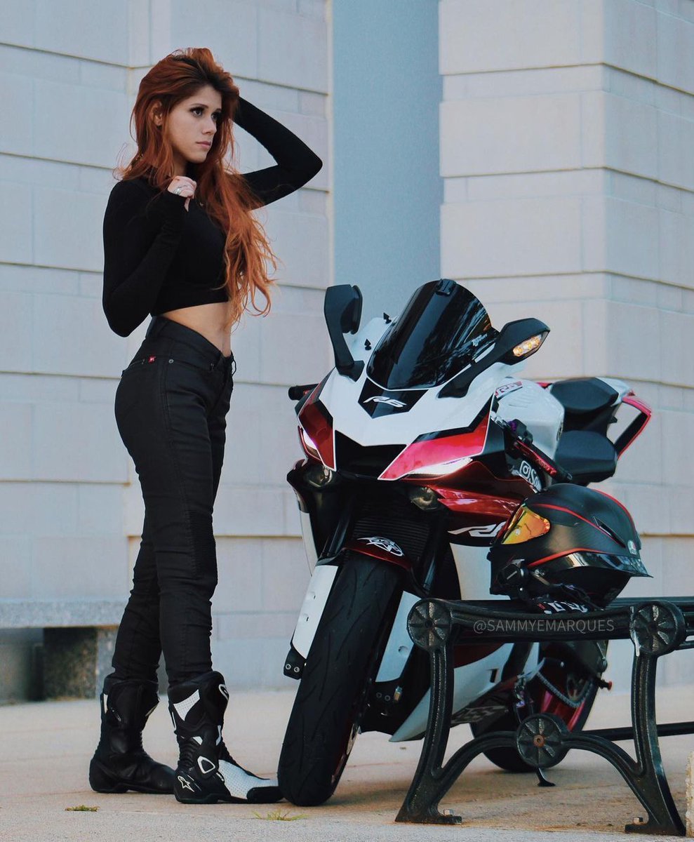 Yamaha #BikerGirl 📸 Sammyemarques