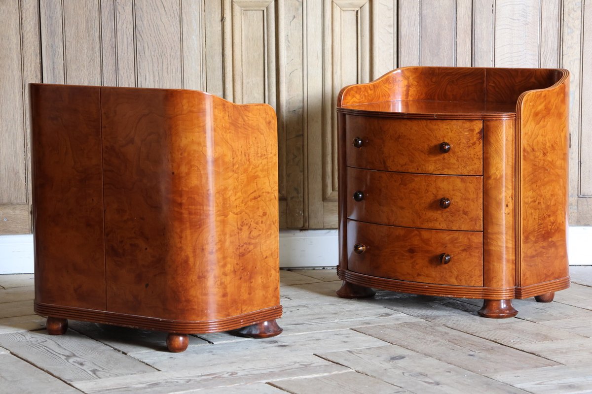 BrownriggUK's tweet image. Fine pair of 1930s Austrian Birch Bow fronted Bedside Tables

rb.gy/3isz3z

#bedsidetables #antiquebedsidetables #pairoftable #antique #furniture #interiordesign #decor