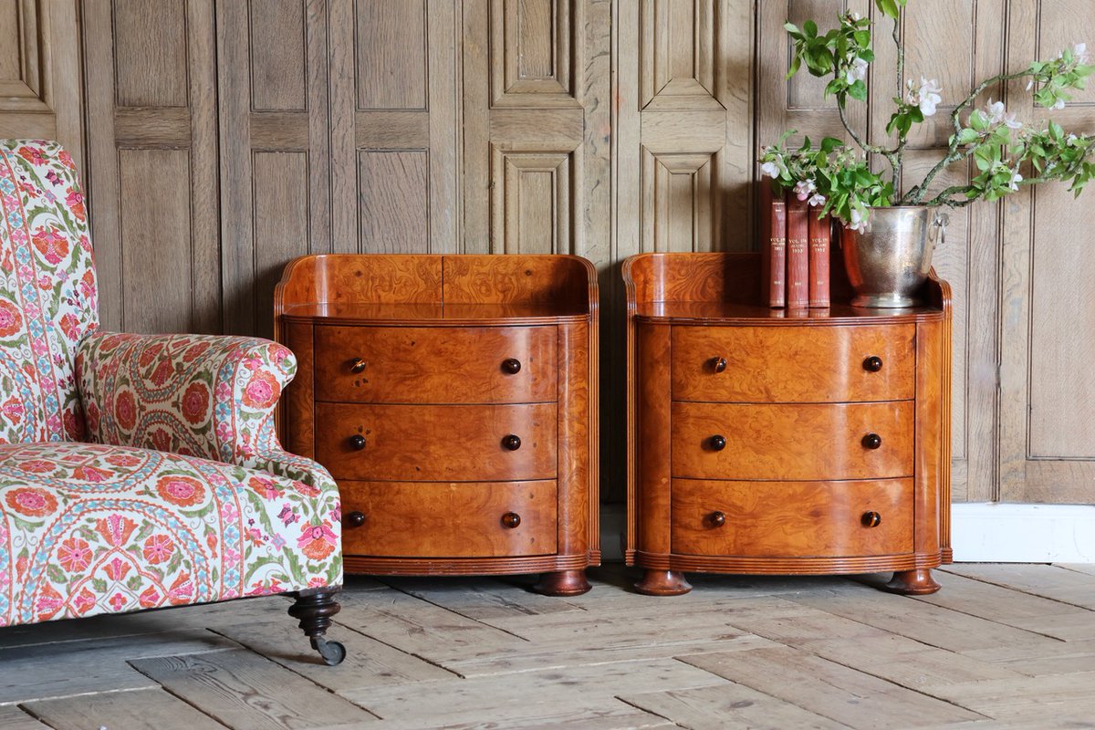BrownriggUK's tweet image. Fine pair of 1930s Austrian Birch Bow fronted Bedside Tables

rb.gy/3isz3z

#bedsidetables #antiquebedsidetables #pairoftable #antique #furniture #interiordesign #decor