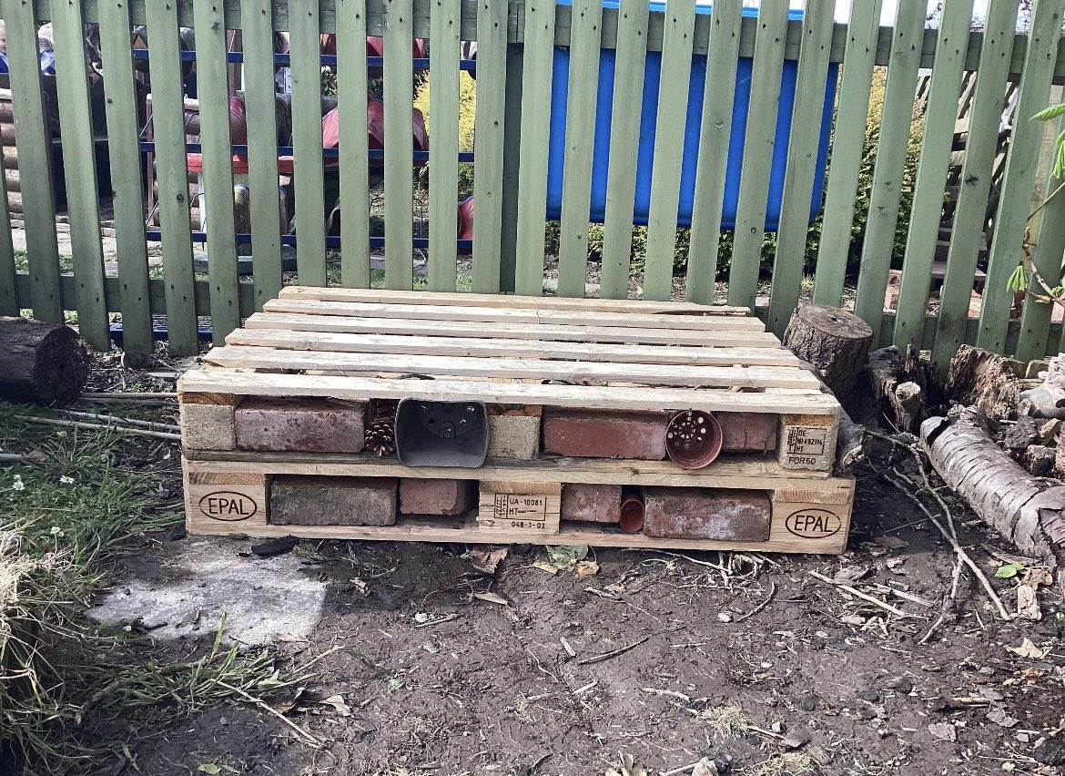 fieldhouseinfs's tweet photo. Nursery have made a great start to our bug hotel ๐๐๐ฆ๐๐๐๐ชฐ๐ชฒ๐ชณ๐ฆ๐ฆ๐ท๏ธ#caringfortheenvironment #allcreaturesgreatandsmall https://t.co/TBYUAJP3hM