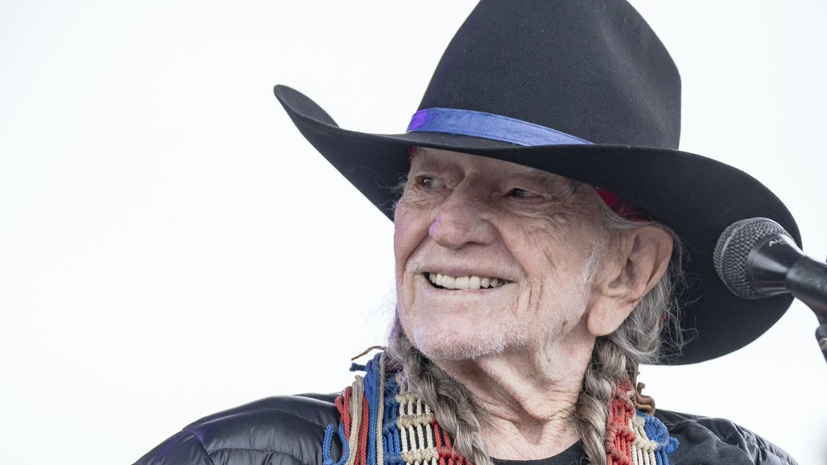Happy 91st birthday, Willie Nelson! To celebrate the living legend, listen to covers of his classic tunes by Margo Price, the War & Treaty, and Sierra Ferrell: ow.ly/xNMw50RotgN
