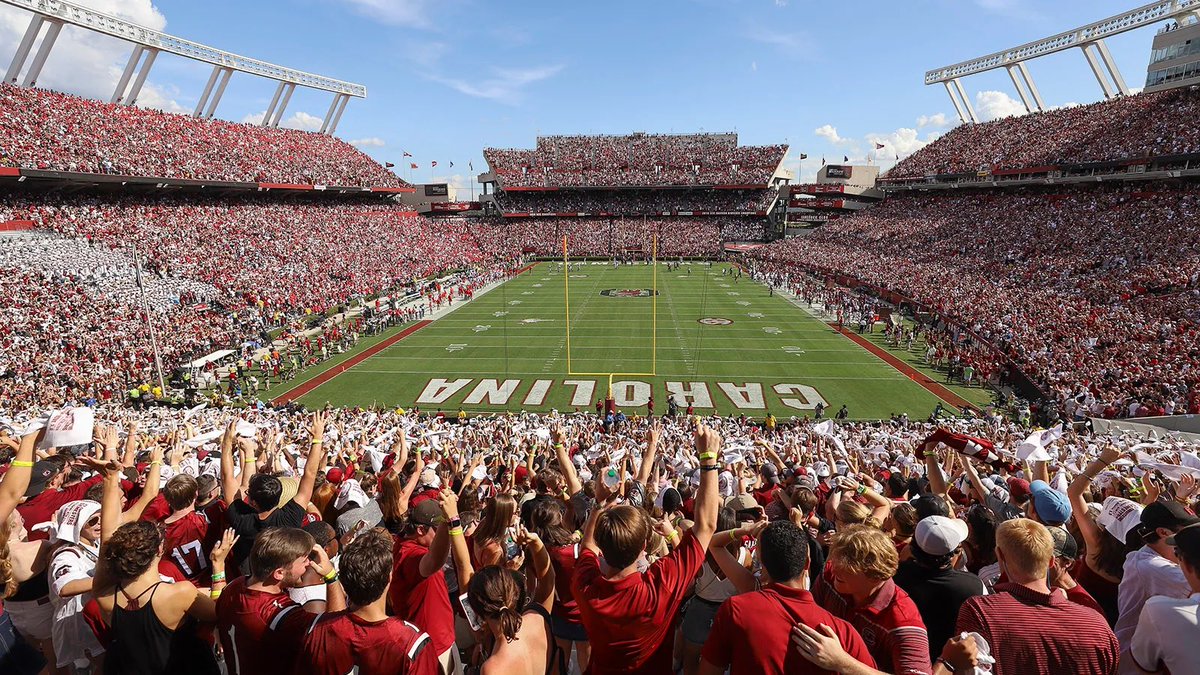 AGTG South Carolina offered 🔴⚫️⚪️🐓 @togray14 @CoachSBeamer @Grade_aTraining @BeardenFB @NatlPlaymkrsAca @PennySmith_ @NCEC_Recruiting @beyond_grind @bhscoachjones @GamecockFB