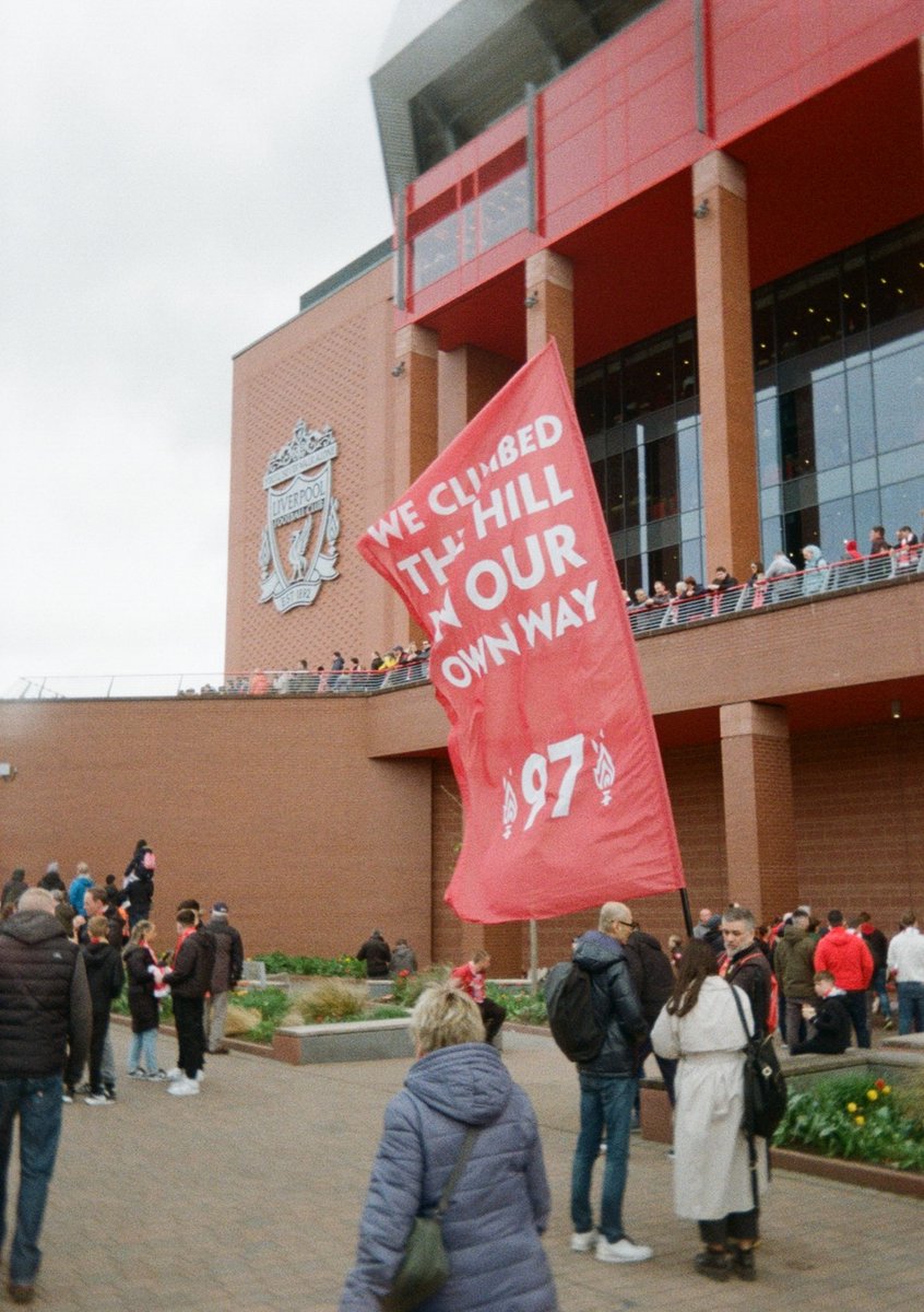 To mini-Thread 🧵 που όλοι περιμένατε (ή και όχι). Anfield on 35 mm film 📸 Kodak Ektar H35 🎞️ Kodak Gold 200 #LFC | #35mm | #Anfield | #Groundhopping