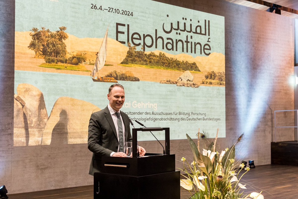 Es war großartig, die Ausstellung "Elephantine. Insel der Jahrtausende" auf der Berliner #Museumsinsel miteröffnen zu können und der <a href="/AGYA_Academy/">Arab-German Young Academy of Sciences & Humanities</a>  zu ihrem zehnjährigen Bestehen zu gratulieren! 

Mehr Infos: 
smb.museum/ausstellungen/…