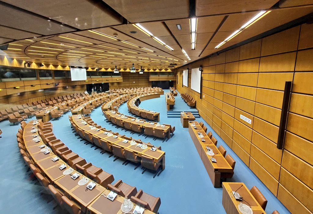 dottorbarbieri's tweet image. HQ #UNVienna

Solo in questa struttura ci sono 24.000 finestre.

Se avesse avuto accesso al #superBonus...

Eheh