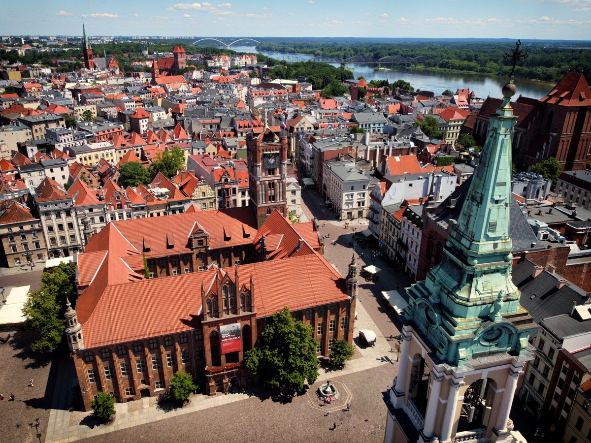 Zamierzasz spędzić majówkę w Toruniu? Sprawdź organizację ruchu! 👀 Komunikacja, parkingi, wyłączenia. 👉 bit.ly/Majówka24Toruń… 📸 Sławomir Kowalski SK-Foto