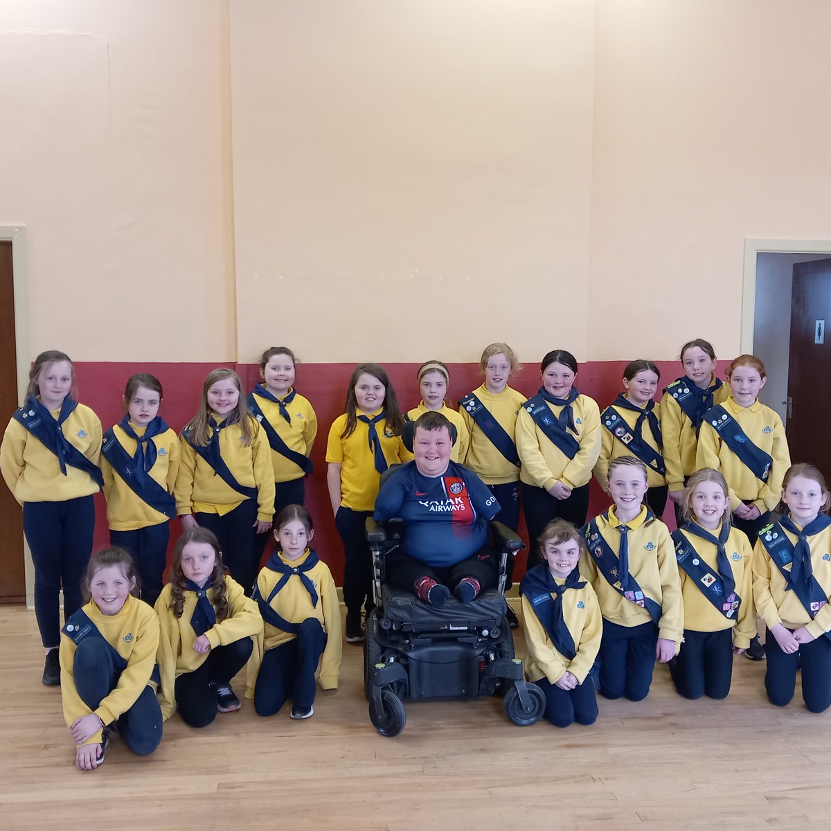 The Ballybay Brownie Guides had an incredible session with Daire Gorman, where he shared his everyday challenges navigating in his wheelchair. This insightful discussion was part of their Disability Awareness Dadge journey.🌈 Kudos to Daire for his openness #GivingGirlsConfidence