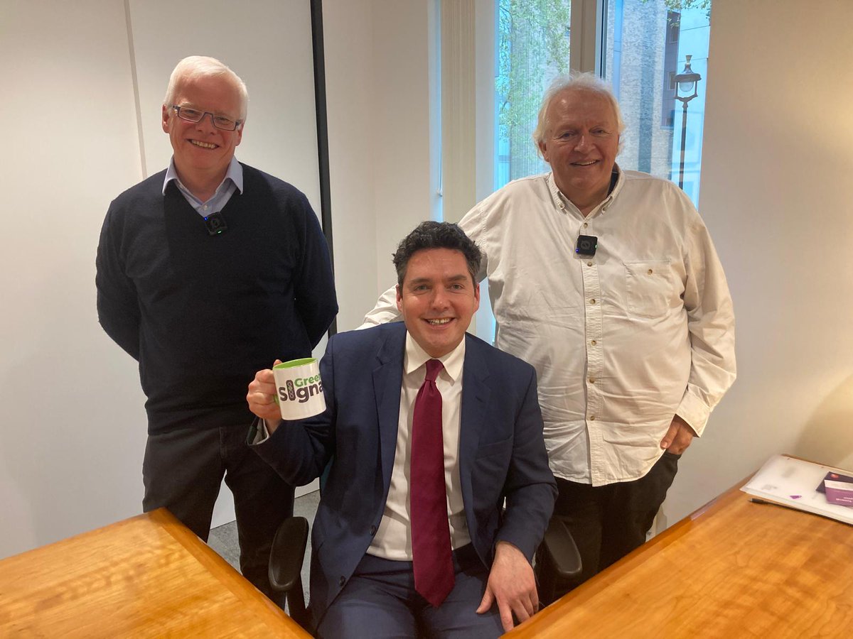 We can't wait to share this one with you... Here's a sneak peek of when we interviewed Rail Minister @HuwMerriman at his @transportgovuk office... (and gave him a GS mug of course!). Subscribe on YT to be notified when it's released at 12pm tomorrow: youtube.com/@GreenSignals