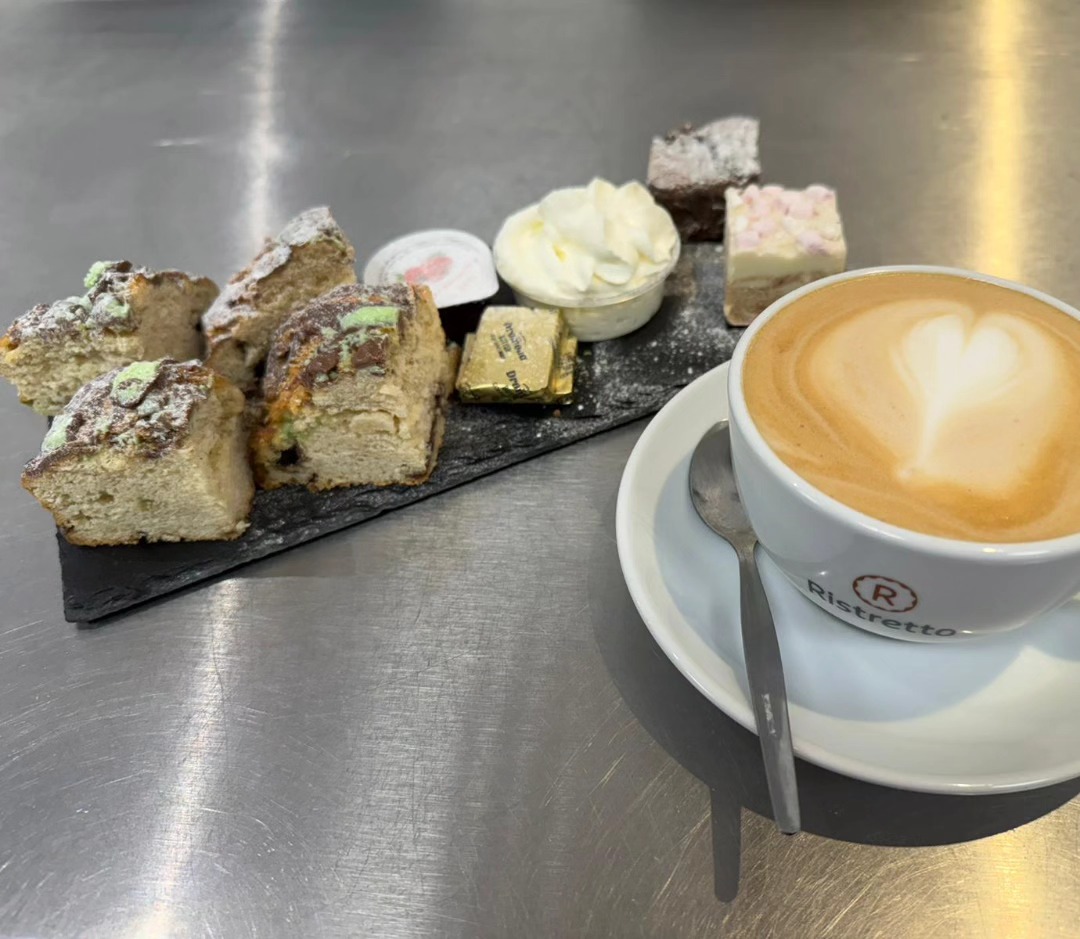 Afternoon Tea Treat....why not make a date with a friend for a catch-up at Cafe incredABLE @ Banbridge Leisure Centre!

Freshly made scone with butter, jam & cream, traybake & a pot of tea or your choice of coffee.

Priced £7.50 pp. Served on weekdays between 2pm and 5pm.
