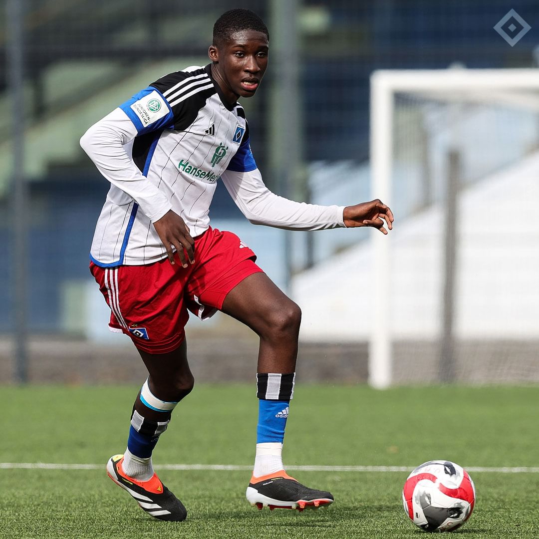 𝑻𝑨𝑳𝑬𝑵𝑻 𝑶𝑭 𝑻𝑯𝑬 𝑫𝑨𝒀

Name: Karim Coulibaly
Age: 16
Citizenship: 🇩🇪🇨🇮
Club: HSV U19
Position: CB-CDM
Foot: Left
Height: ≈ 1.83m
MV: -

Strengths: pace, physicality, concentration, composure, leadership, vision, passing, tackling, dribbling

Potential Rating: 8.5/10⭐️