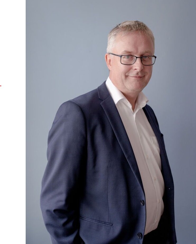 - Partierne tog medansvar og forhandlede rammen for erstatningerne til minkavlerne på plads. Det har jeg en kæmpe respekt for.

- Så stor en respekt, at når to rapporter konkluderer, at skindprisen bør være væsentligt lavere - og regningen til skatteborgerne dermed kunne være