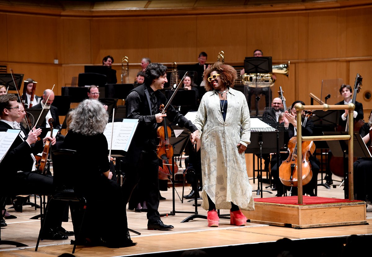 ⭐⭐⭐⭐ The Times ⭐⭐⭐⭐ The Herald ⭐⭐⭐⭐ The Scotsman '...The Orchestra was on such exceptional form under Carneiro.' Great reviews of last weekend's performances with Joana Carneiro and @PhilippeQuint, performing the UK premiere of @ErrollynWallen's violin concerto!