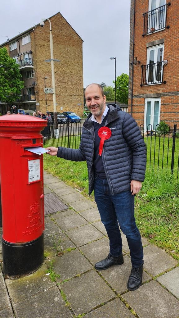 Not sent your postal vote yet? Have your say, post it today! 📮 🍝 Free school meals so children don't go hungry 🏘️ 40,000 council homes & end rough sleeping 👮🏽‍♀️1,300 more police 💼 150,000 good jobs If you value it, vote for it. Vote @SadiqKhan . Vote Labour 🌹 🗳️ 2 May