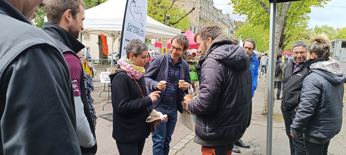 Benoît Bayard #DirCab23 et Hélène Burgaud-Tocchet #DDT23 ont participé le samedi 27 avril 2024 à l’événement « Label Creuse », organisé par les Jeunes Agriculteurs creusois, afin de promouvoir l’élevage, les métiers de l’#agriculture et les produits du terroir.
#Creuse