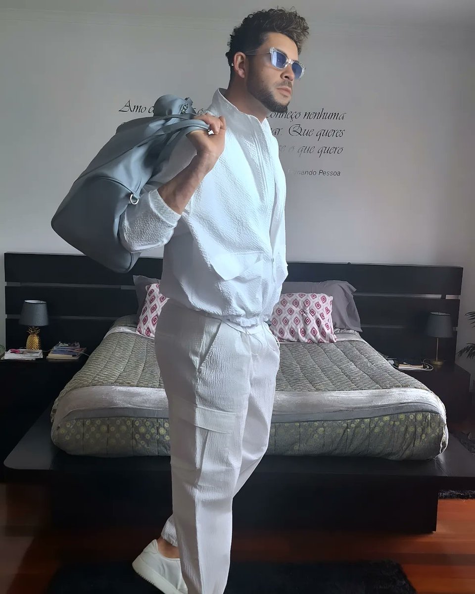 rodrigoreiskiko's tweet photo. You are the one who makes your fashion and here you will find pieces to create your style.✌🏼💙👓👕👖

Quem faz a sua moda é você e aqui você encontra peças para compor o seu estilo.✌🏼💙👓👕👖
#estilokiko #modamasculina #homensaltos #hombresguapos #viseu #anapolis https://t.co/uOgjlYLTZy
