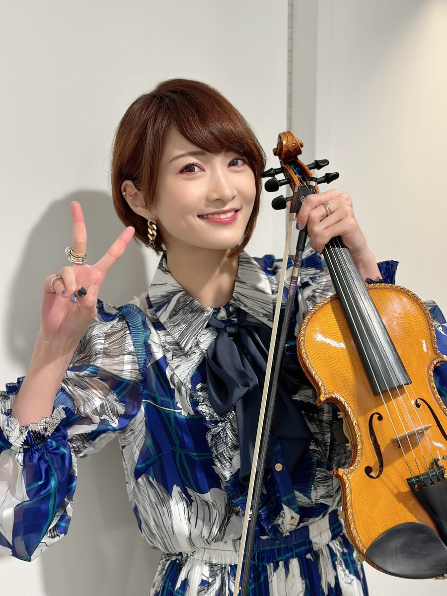 AyAsA_violin tweet picture