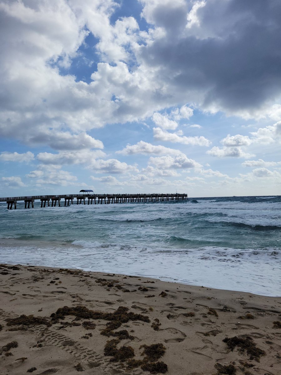 #Florida the hottest state of the union, literally🇺🇸🤘🍻 🔥 
#beachlife 
#oceanlover 
#atlanticocean 
#lakeworth 
#familyfun