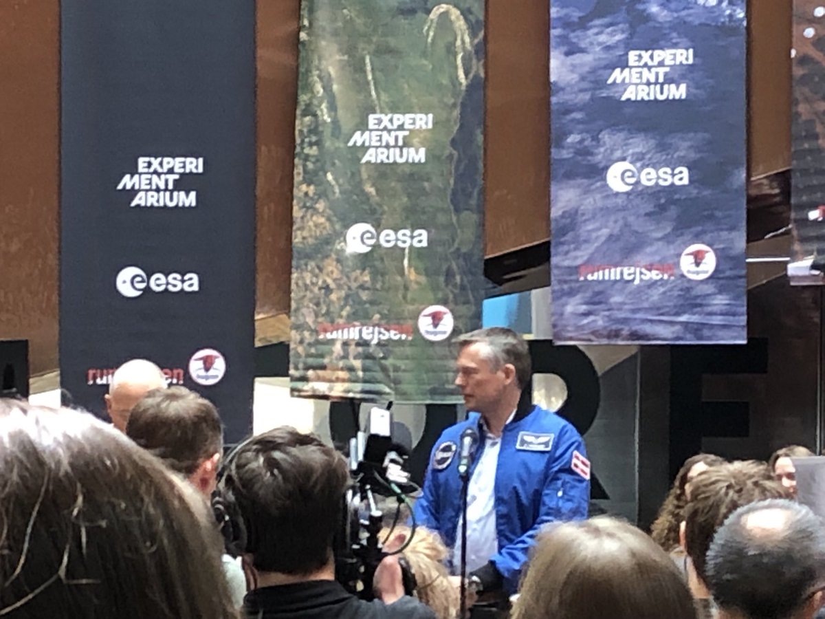 Velkommen hjem til ⁦@Astro_Andreas⁩ på ⁦@experimentarium⁩ Med hans egne billeder fra ISS og historien om fascination for længe siden Apollo missionerne før han blev født inspirerede første DK astronaut    

⁦@esa⁩ ⁦@DTUSpace⁩ ⁦@videnskabdk⁩ #dkforsk