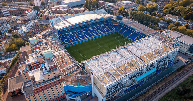 Always fancied a kickabout at a Premier League stadium? #Tradespeople now have the chance, thanks to a #charity #football tournament hosted by @IronmngryDirect. Find out more: roofingtoday.co.uk/a-chance-to-pl… #roofing