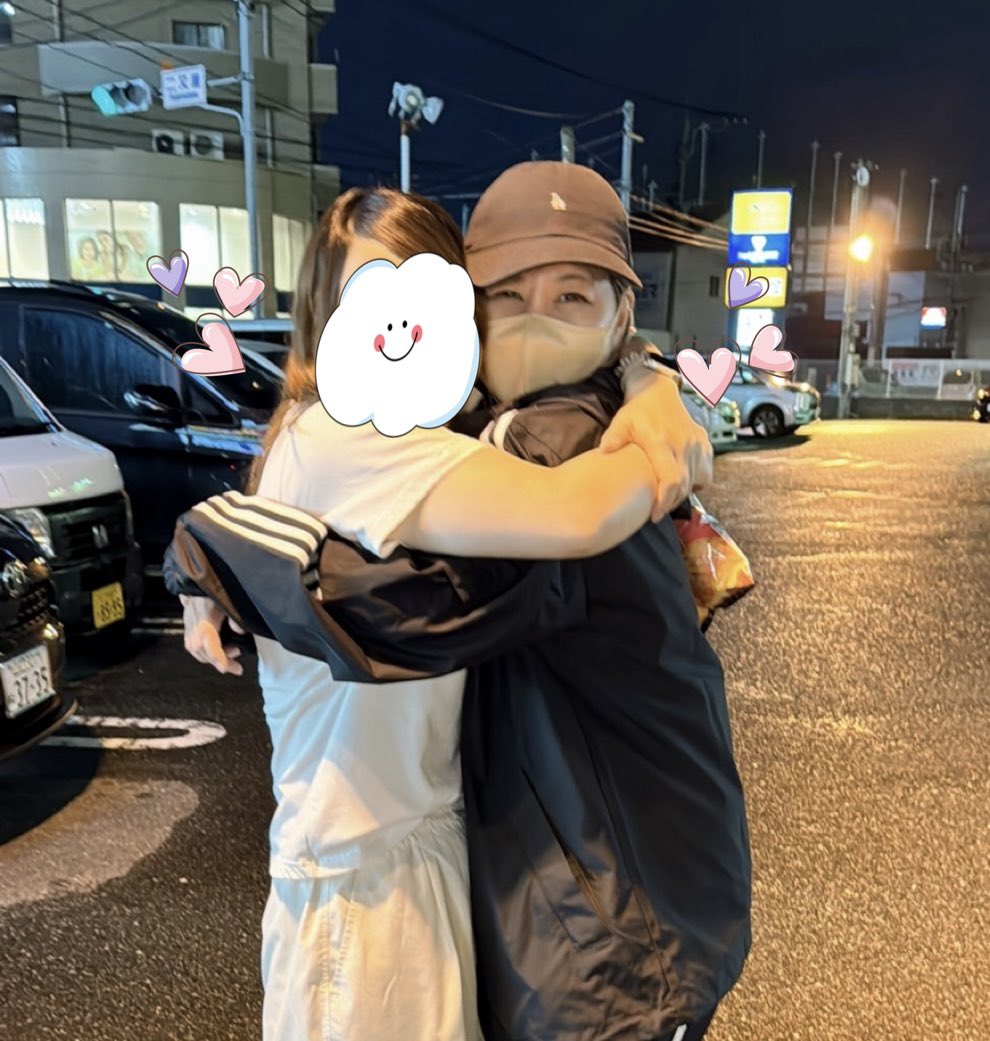 Mtvマーシー、かおりん、オグさんと
さっきお別れしました😭
かおりん、あーちゃ大号泣😭
俺とマーシーもそれを見てウルウル🥹
最高な親友と出会えて本当良かった🤩
マーシー、かおりん、オグさん本当に
ありがと🙇‍♂️
今度は俺達がそちらに必ず行くからね👍
#Mtv
#Ktv
#デンジャーパトロール