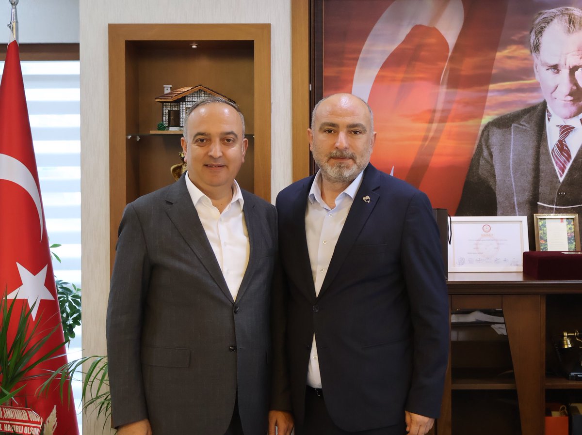 Borçka Belediye Başkanı Ercan Orhan belediyemizi ziyaret etti. Nazik ziyaretlerinden dolayı başkanımıza teşekkür ediyoruz.