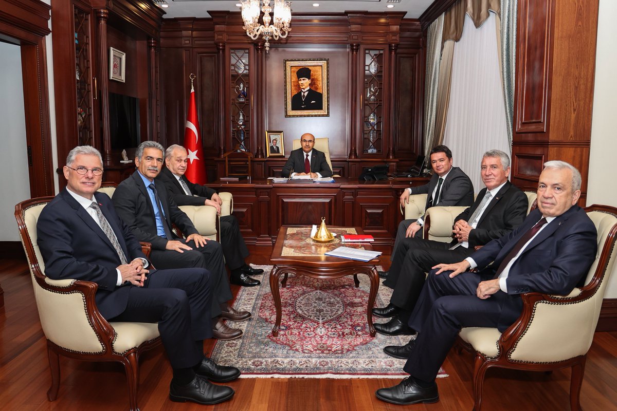 🔹Osmangazi Belediye Başkanı Erkan Aydın, 🔹Nilüfer Belediye Başkanı Şadi Özdemir, 🔹Gemlik Belediye Başkanı Şükrü Deviren, 🔹Mudanya Belediye Başkanı Deniz Dalgıç, 🔹Mustafakemalpaşa Belediye Başkanı Şükrü Erdem ve 🔹Harmancık Belediye Başkanı Haşim Ali Arıkan’ı Valiliğimizde…