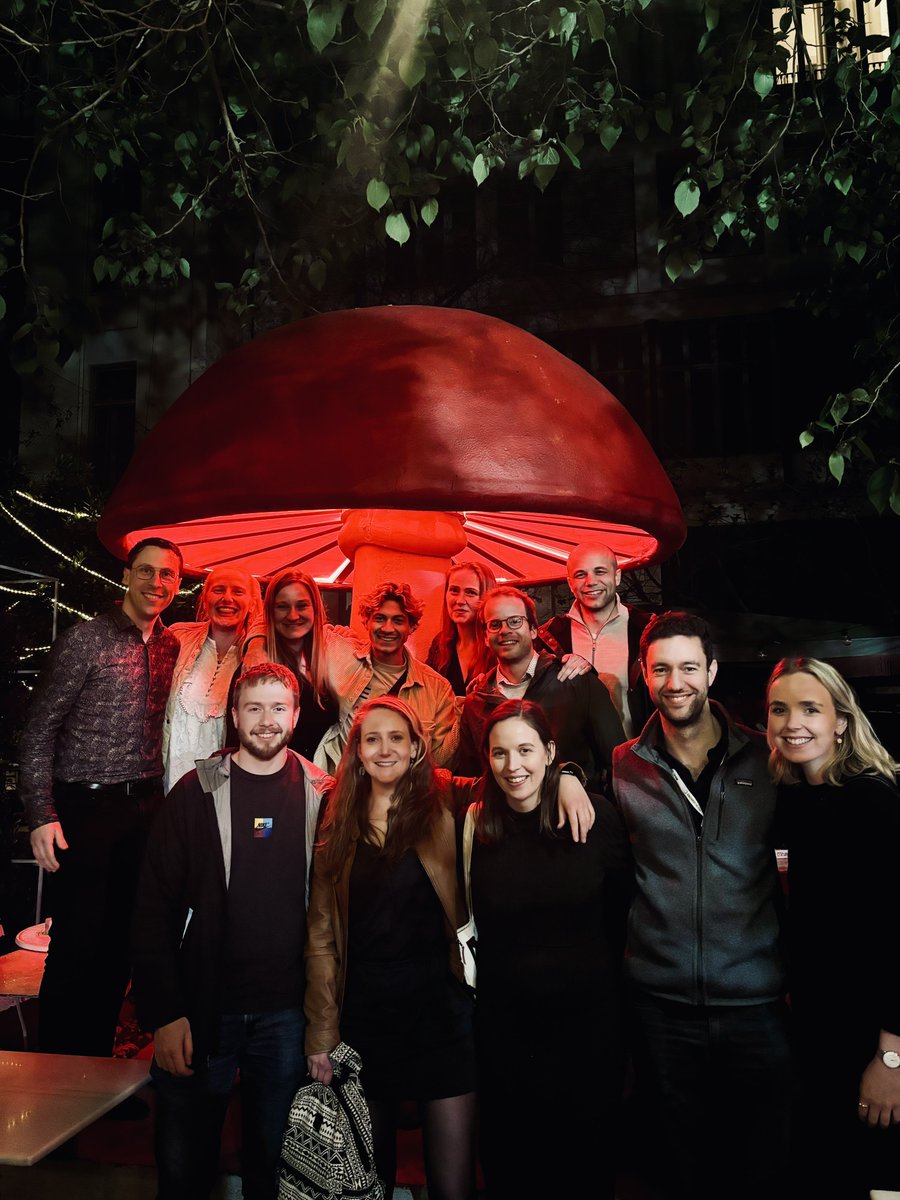Great #YECMM networking event last night under a giant 🍄 ! Thanks to all YECMM members who joined. To be renewed at #ESCMIDGlobal next year ! @RosanneSprute @sarah_delliere @MatthiasEgger11 and ⬇️