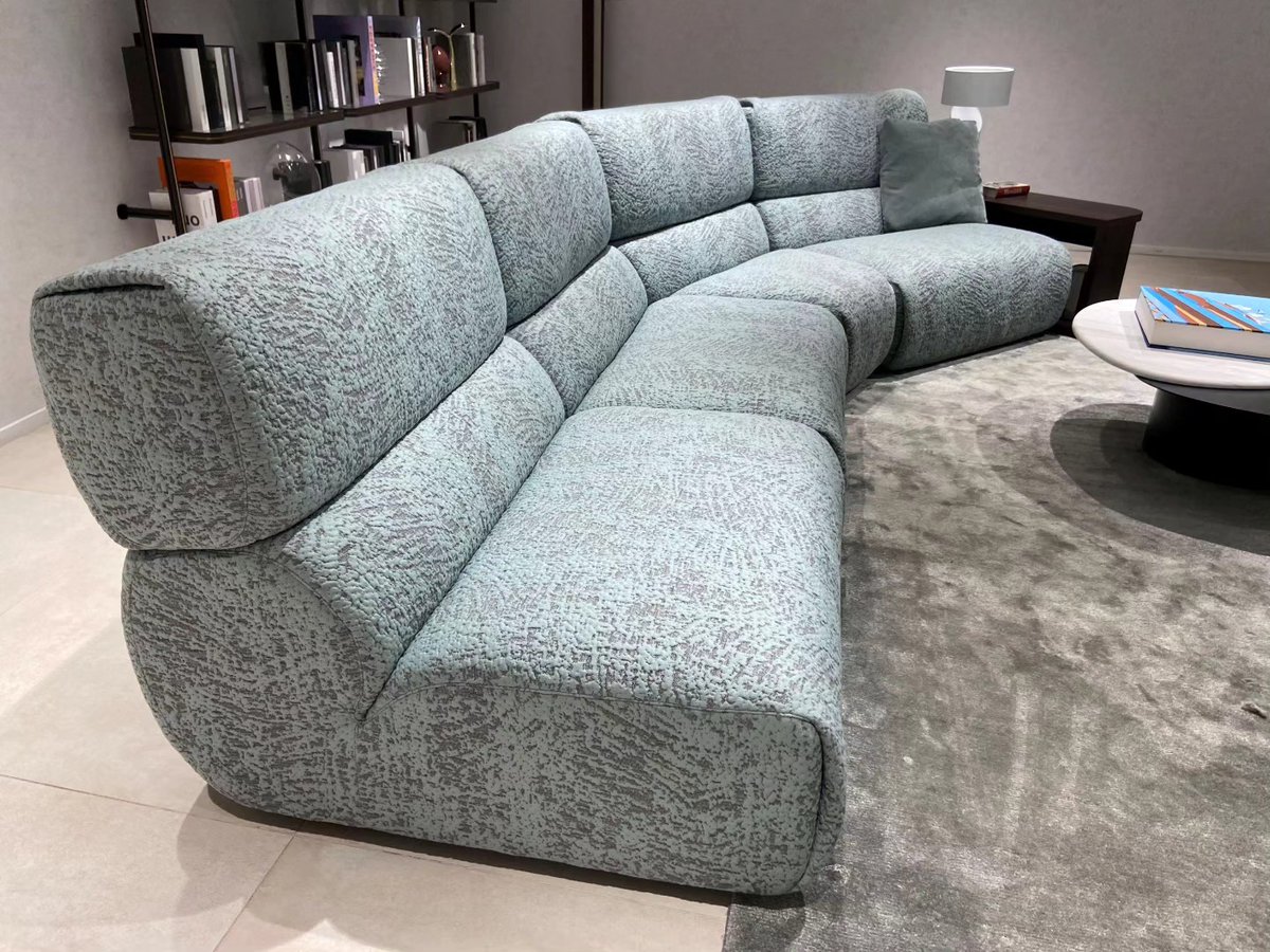 The new Momento modular sofa speaks for itself with shapes that meet sensations, softness blends with roundness for visual comfort that emotionally engages every individual. Designed by Simone Bonanni for Natuzzi.
@Natuzzi