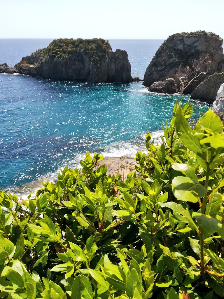 Più in pace di così si muore... non a caso dietro a questa siepe c'è un cimitero (molto bello).