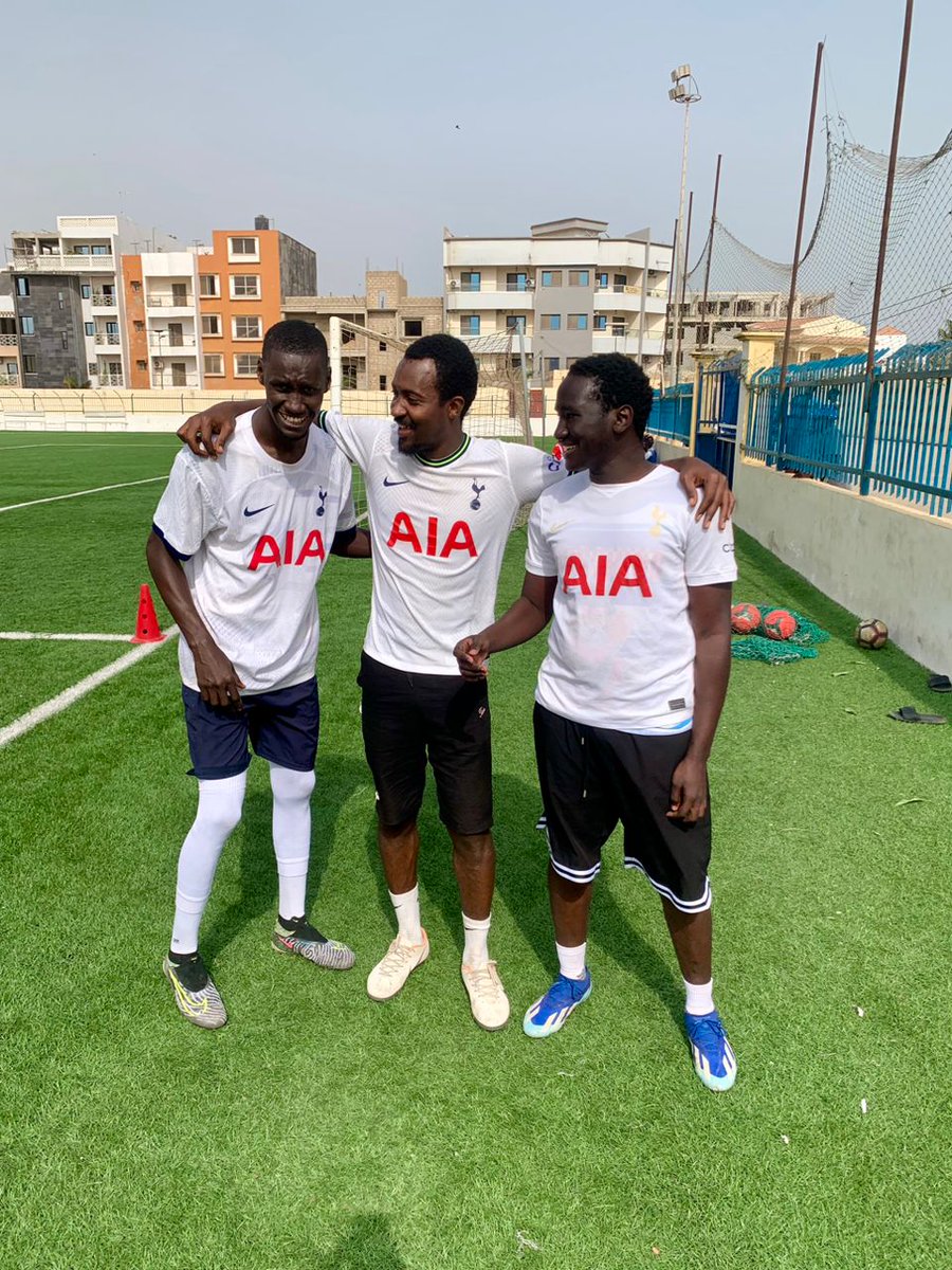 Nous avons donné une leçon de football aux fans de chelsea 7-2 😂 #tottenhamsenegal