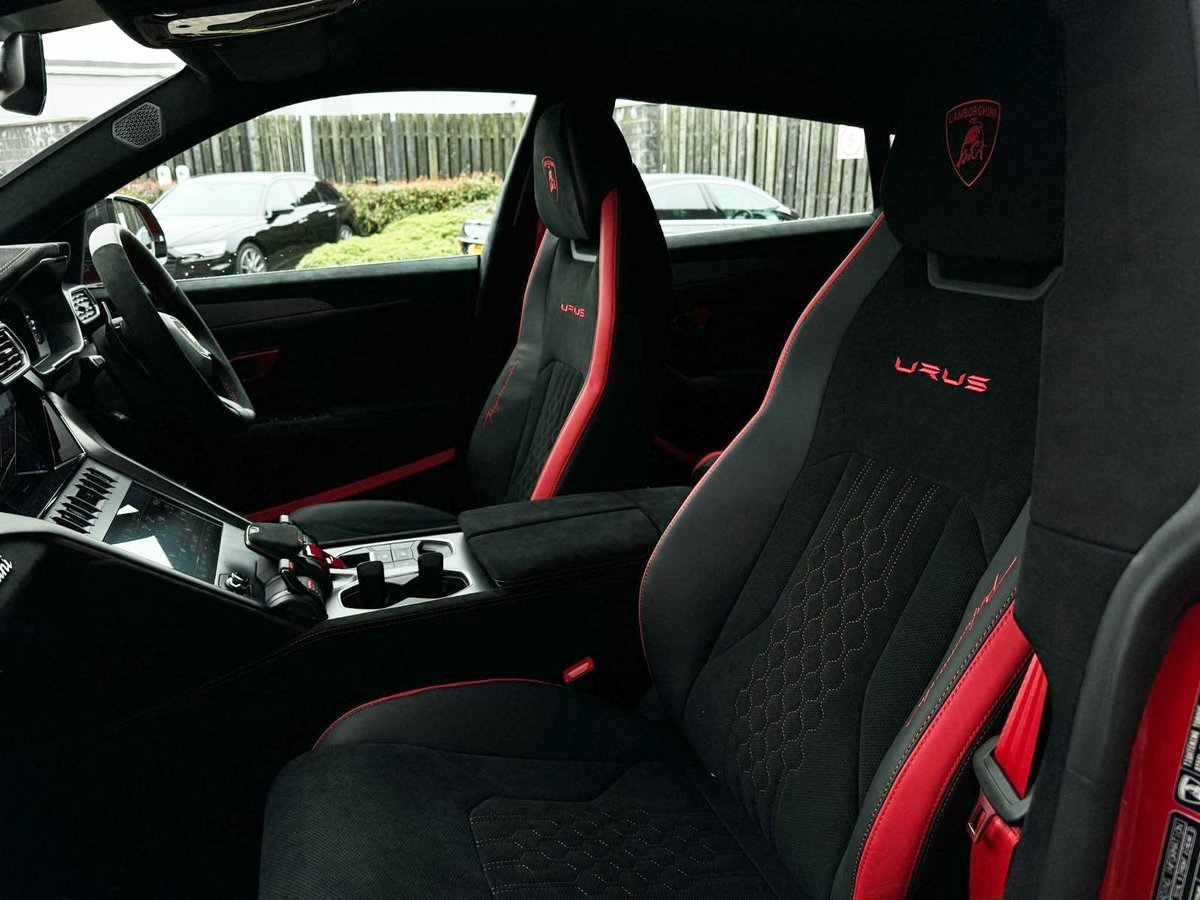OracleCFinance's tweet image. #FundedByOracle

How good does this Lamborghini Urus Performante look in stunning Rosso Mars with Nero detailing &amp;amp; matching interior.
Thank you for using Oracle Car Finance, we wish you many happy miles in your new car

We are a credit broker not a lender: buff.ly/3f8fqm4