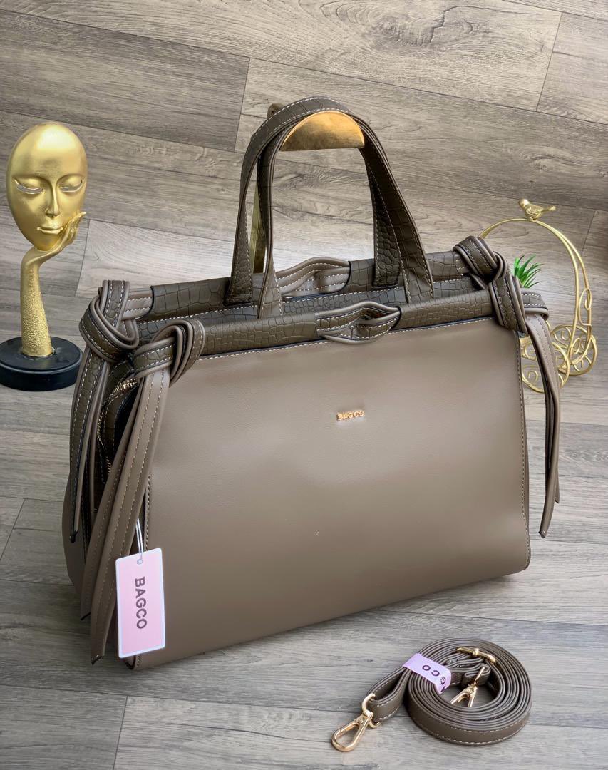 mos_placeng's tweet photo. Quick One! If you see anything like “old  price” and “new price” for my posts, note that they are actual sales ooo, e mean sey market supplier reduce price true true oo😃
Old Price: N27500
New Price: N23500
#NightmarketwithDammyB 
#Pagesbydamicommerce
Cc @_DammyB_ https://t.co/NE1Vztk7aT
