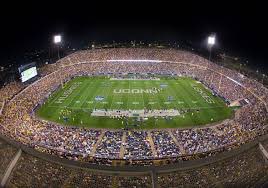 After a great morning workout and conversation with @CoachDShearer, I am blessed to receive my first D1 FBS offer to UConn! Go Huskies! #AGTG #AMDG @UConnFootball @UConnRivals @CoachJimMoraFB @TouchdownDons @AnthonyZehyoue @kirkkicks @DannySutton23 @KohlsHighlights @KohlsKicking