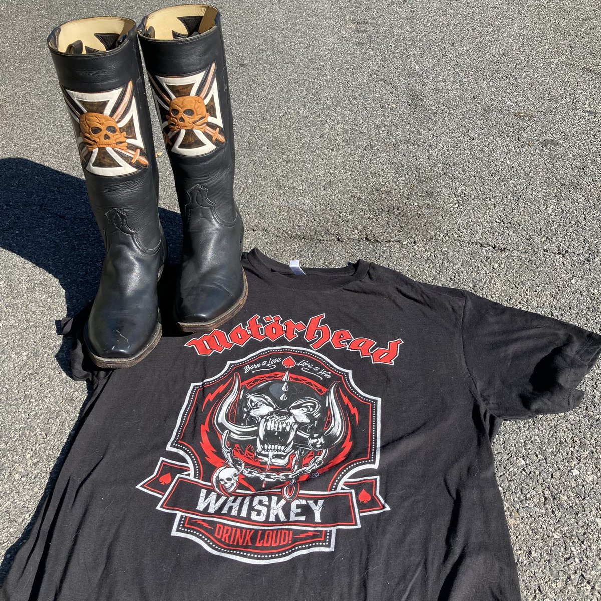 Happy #motorheadmonday everyone. Thanks to @drinkmotorhead for the cool shirt. Here with mister Kilmister s boots. Raise your glasses and drink loud. #cowboyboots #motorhead #customboots #rocknroll