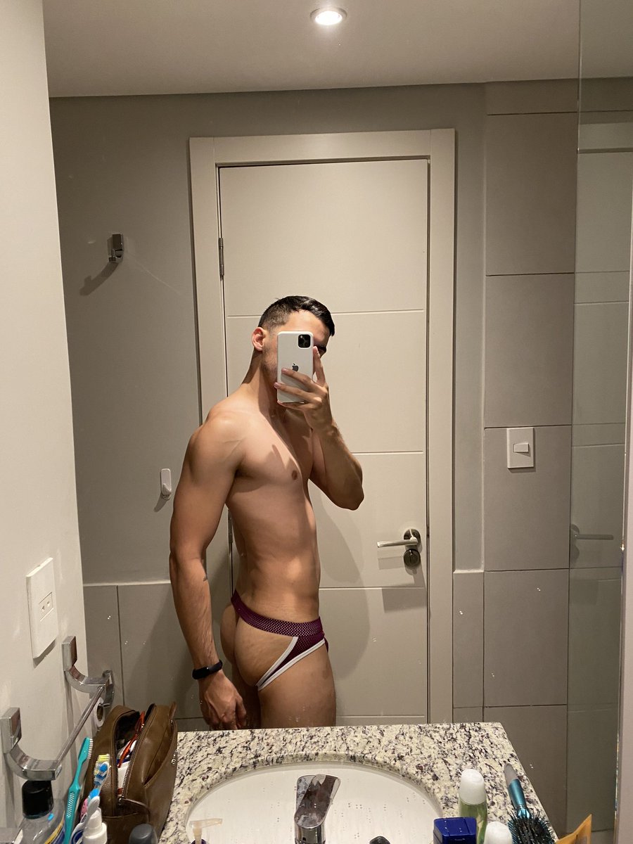 First 🍑 pic on my tw