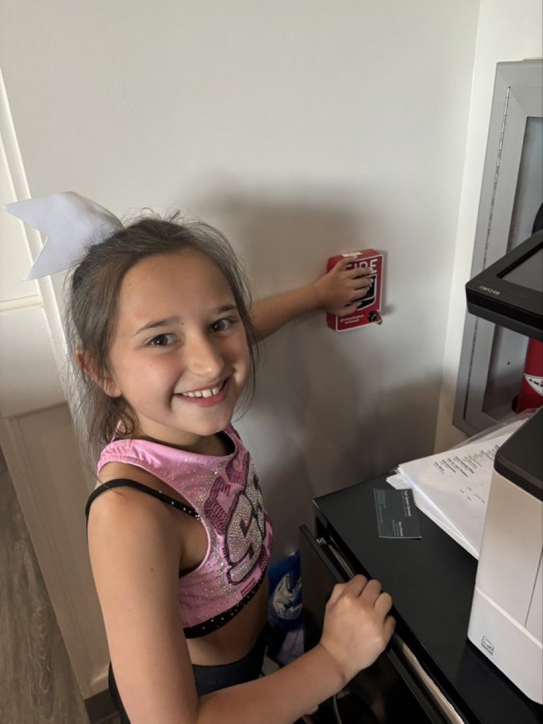 me pulling the fire alarm in school bc i wanna leave and watch worlds.