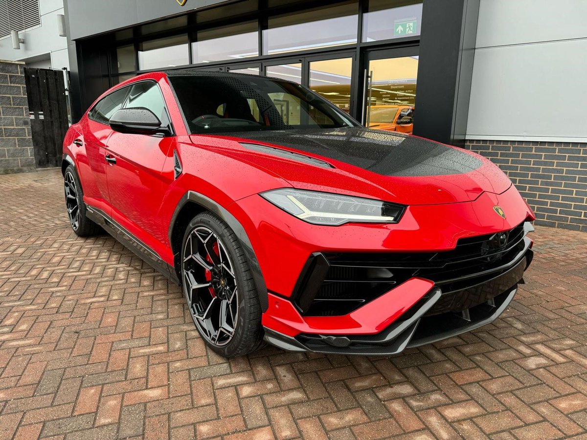 OracleCFinance's tweet image. #FundedByOracle

How good does this Lamborghini Urus Performante look in stunning Rosso Mars with Nero detailing &amp;amp; matching interior.
Thank you for using Oracle Car Finance, we wish you many happy miles in your new car

We are a credit broker not a lender: buff.ly/3f8fqm4