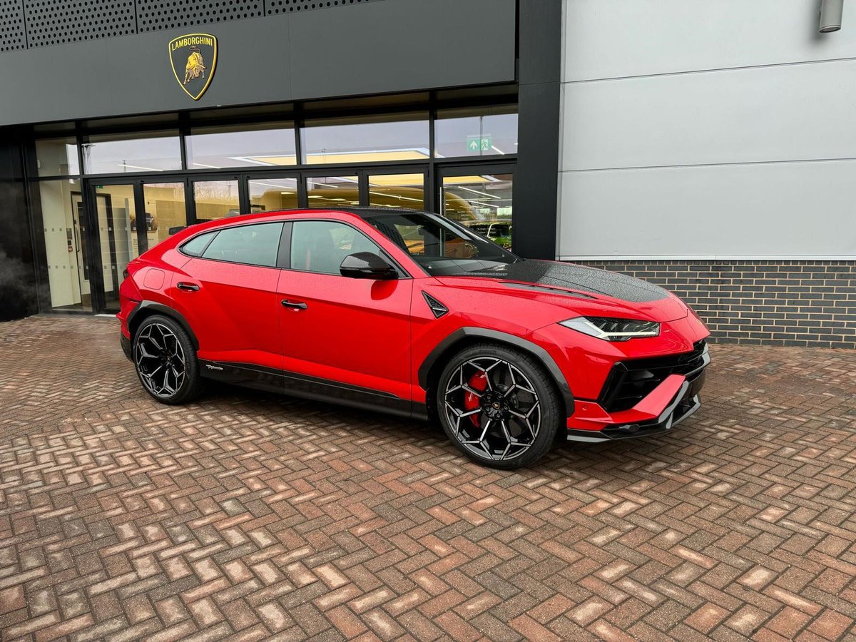 OracleCFinance's tweet image. #FundedByOracle

How good does this Lamborghini Urus Performante look in stunning Rosso Mars with Nero detailing &amp;amp; matching interior.
Thank you for using Oracle Car Finance, we wish you many happy miles in your new car

We are a credit broker not a lender: buff.ly/3f8fqm4