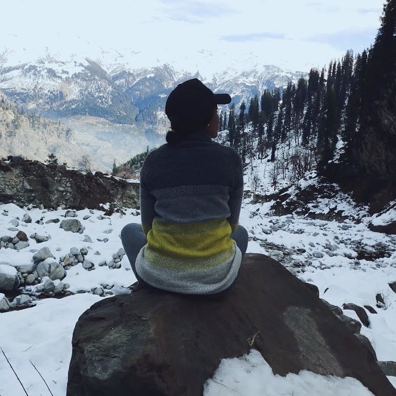 Wishing I could rewind to the serene mountains of Manali, where time stood still. 🏞️💭 couldnt wait for #ThrowbackThursday so lets call this  #MountainMonday😂 #ManaliMemories