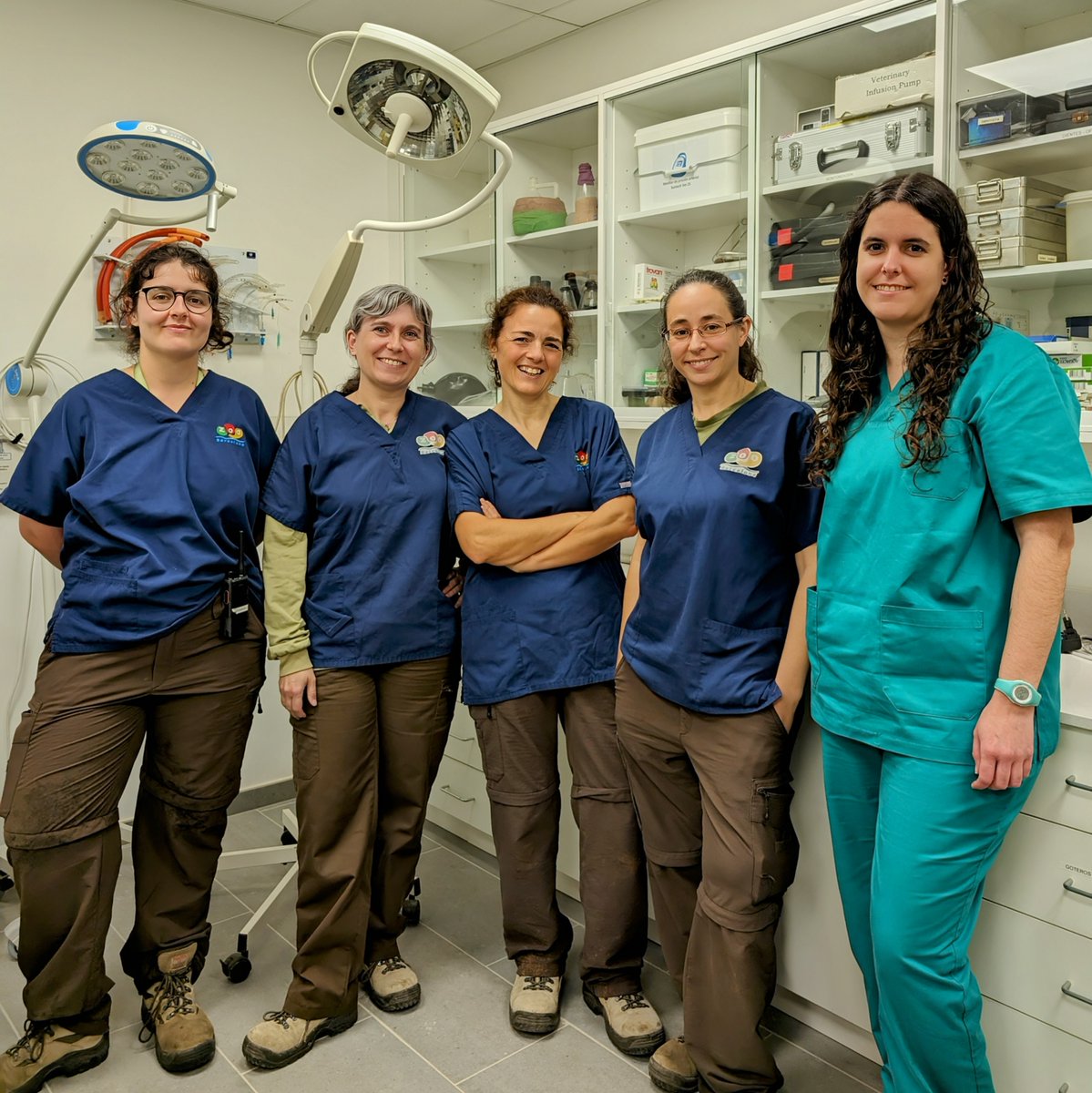 📅 Aquest cap de setmana ha estat el #DiaMundialDelsVeterinaris. Tot el nostre reconeixement a l'equip de veterinàries 👩‍⚕️ del #ZooBarcelona, que vetllen per la salut i el benestar dels nostres animals 🐒, participen en importants projectes de recerca i de conservació 🔬 dins i…