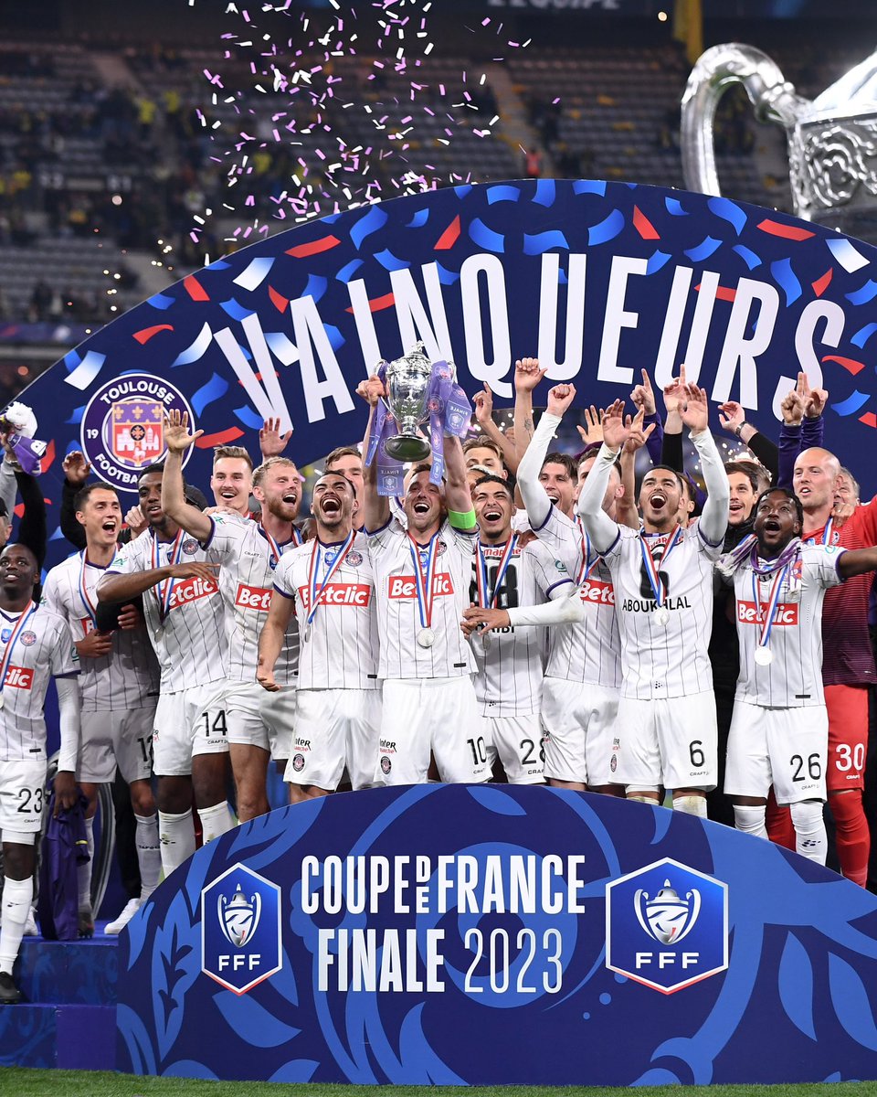 🎊 Il y a 1️⃣ an, le @ToulouseFC remportait la #CoupeDeFrance 🏆🤩 🔜 Qui soulèvera le trophée cette saison ? L’𝐎𝐋 ou le 𝐏𝐒𝐆 ? 🔮
