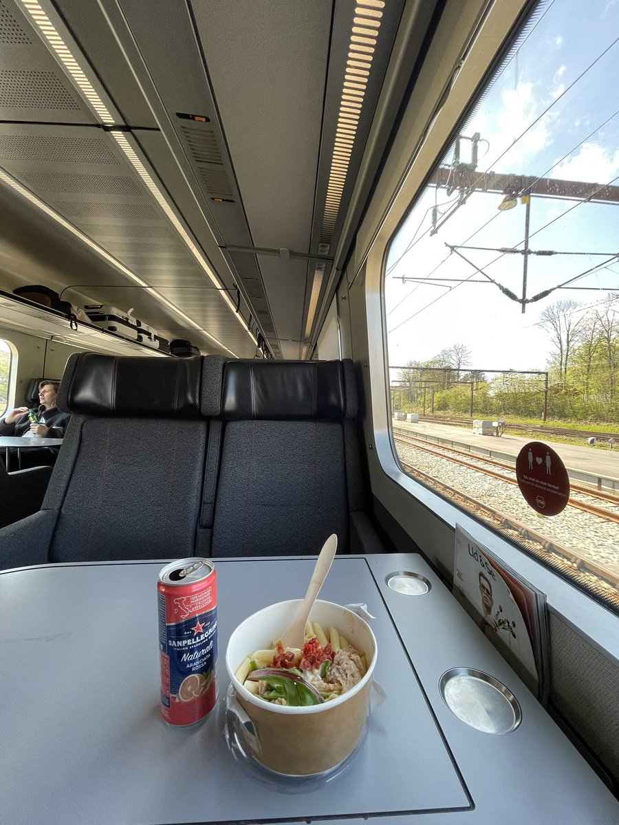 Here is my train onwards! ICL 39 to Aalborg Lufthavn ✈️🇩🇰 does take me where I want to go, but since I have quite a bit of time to spare, I will break my journey in Aarhus H 🇩🇰. No @_DiningCar on trains in Denmark, so the station’s 7-Eleven came in handy.