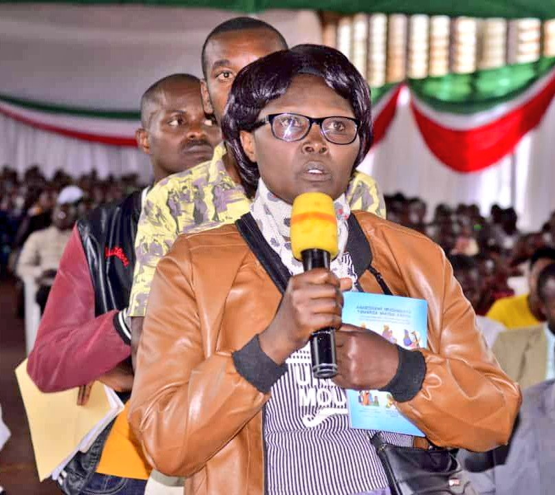 yigenga's tweet image. Émilienne Sibomana,amaze umwaka namezi 3 afuzwe ,inyuma yuko avugiye amabi afatiwe kugitsina akorwa numuyobozi wa Lycée Christ Roi de Mushasha kubanyeshure babigeme .
#FreeSibomana