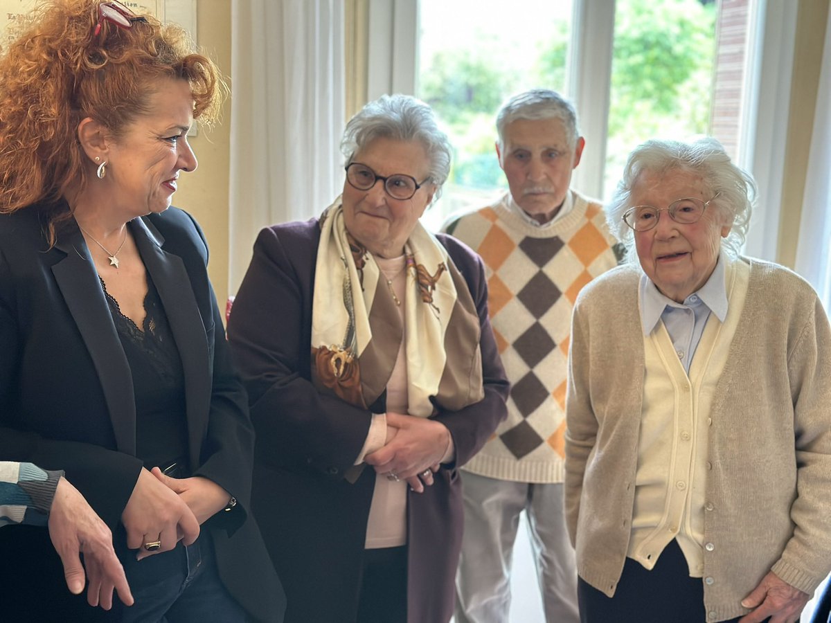 [EN IMAGES] 📸 Ce week-end, madame Evelyne Blair a fêté ses 100 ans entourée de ses proches. À l’occasion de son 100ème anniversaire, @severinemaroun Première Adjointe au Maire et Alain Pachoud Adjoint au Maire ont tenu à être présents à ses côtés pour sa 100ème