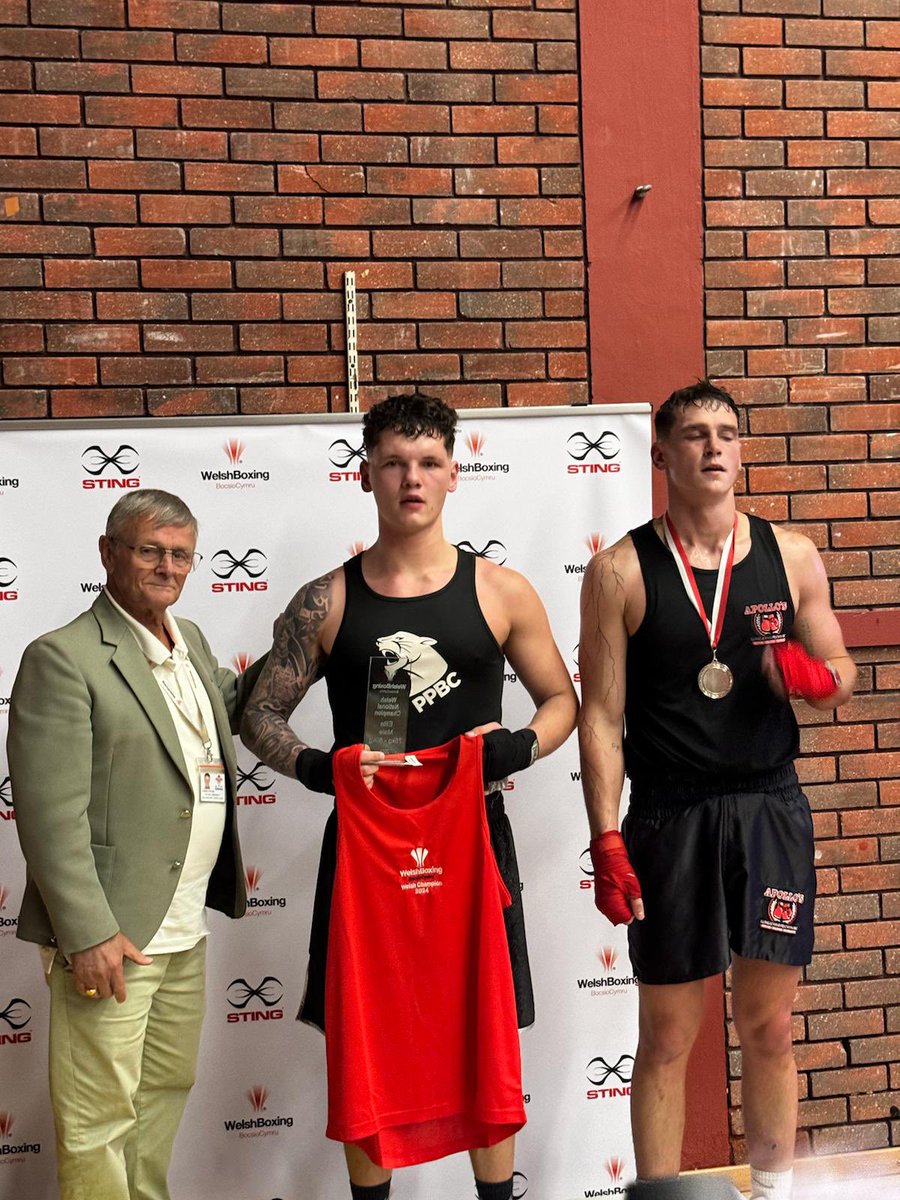Fantastic success story for recent @oldllandoverian Cole Harris who won the Elite Welsh Championship for his weight category and will be heading to Scotland and representing Wales in the 3 Nations in June 2024. 🏴󠁧󠁢󠁷󠁬󠁳󠁿🥊🥇🏆