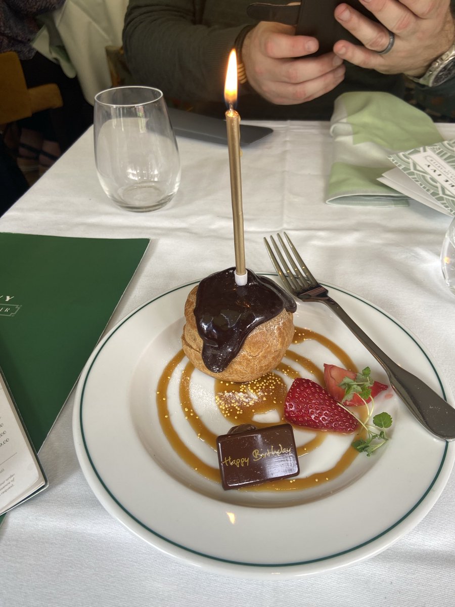 Enjoying my extended birthday weekend with lunch at The Ivy in Leeds #shopping #eating with ⁦<a href="/BenjiJGreen/">Ben Green</a>⁩