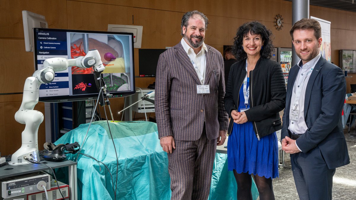Exciting interdisciplinary research on AI applications in everyday clinical practice showcased at Dresden Clinical AI Day. The event united research groups from EKFZ, CeTI, SECAI, and experts from projects like SurgOmics and Deep Liver. secai.org/content/news/25