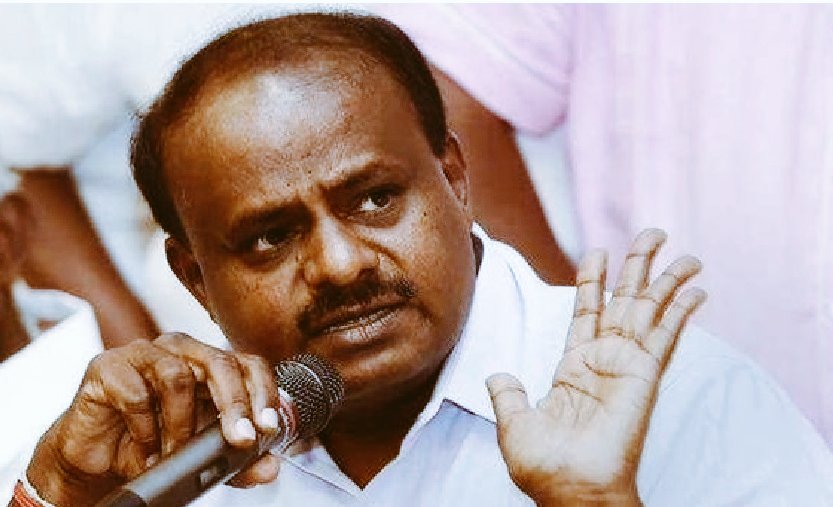 #PrajwalSexGate: HD KUMARASWAMY SHOCKS KARNATAKA; MAKES STUNNING EXPLOSIVE STATEMENT.!

📌My Family is Different; HD Revanna Family is Different.!

#LokSabhaElections2024 
#ArrestPrajwalRevanna 
#HassanHorror