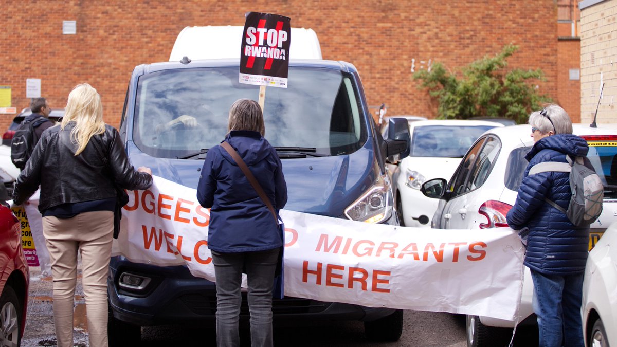 Latest from Loughborough Immigration Office

After a stand-off involving the police, protesters, and Immigration Enforcement, the vans were allowed to leave after reassurances that no detainees were onboard.

1/4