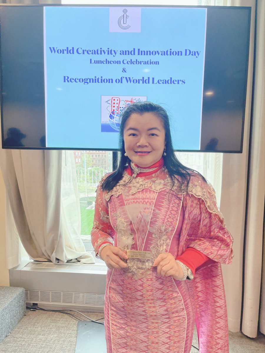ASuputtitada's tweet photo. I am so honors for being the ICCC Caring Citizen of the Year Awardee. 🙏🏻💗👩🏻‍⚕️👩🏻‍💻🏆 https://t.co/MjYdAipbMh